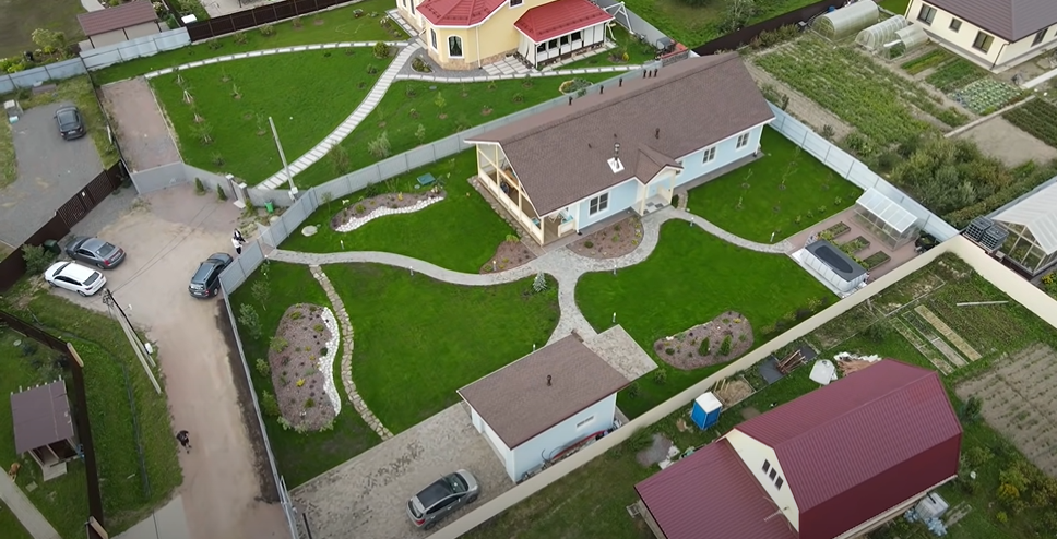 https://komsomolsk-na-amure.mslandshaft.ru/storage/app/uploads/public/642/bbe/6fe/642bbe6fedc67097165034.png